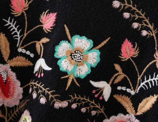 Embroidery Pullover Sweatshirt