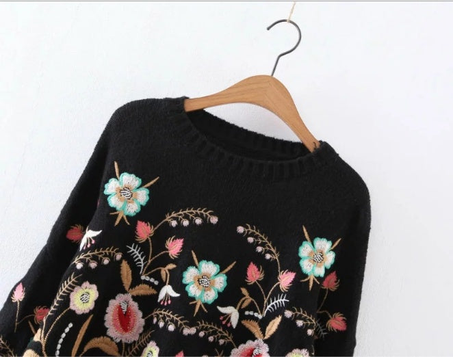 Embroidery Pullover Sweatshirt
