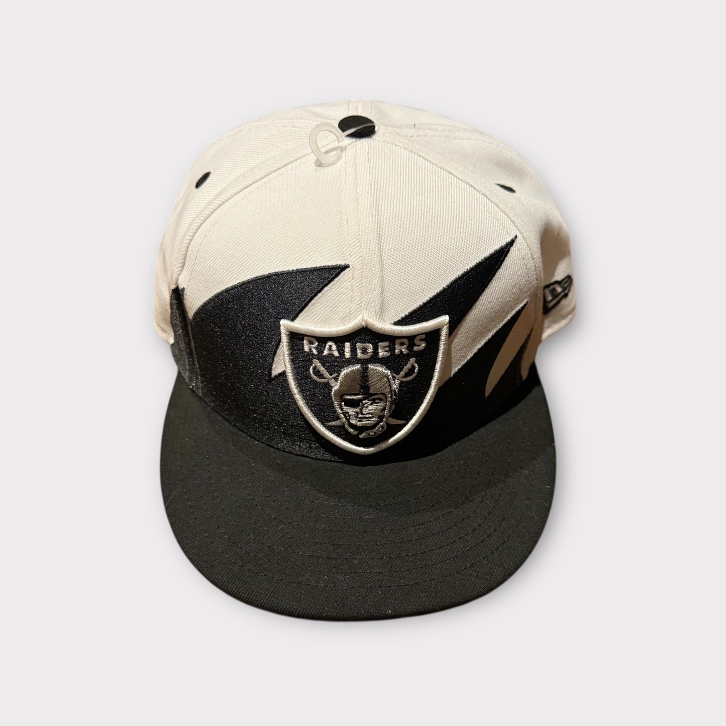 New Era Las Vegas Raiders Sharktooth Snapback Hat – NFL Football Cap (One Size)