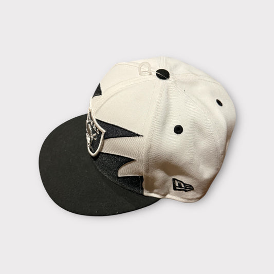 New Era Las Vegas Raiders Sharktooth Snapback Hat – NFL Football Cap (One Size)