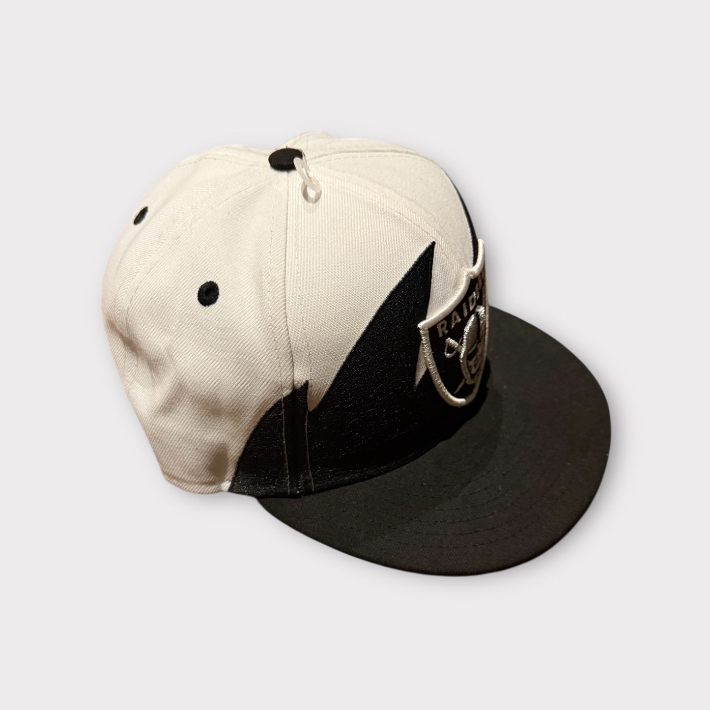New Era Las Vegas Raiders Sharktooth Snapback Hat – NFL Football Cap (One Size)