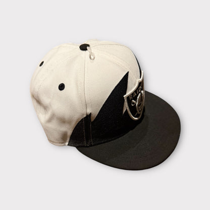 New Era Las Vegas Raiders Sharktooth Snapback Hat – NFL Football Cap (One Size)