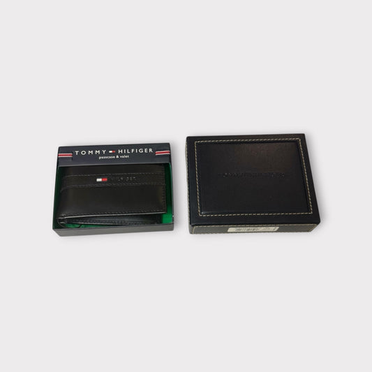 NEW Tommy Hilfiger Men’s Ranger Bifold Leather Wallet Black Passcase ID Billfold
